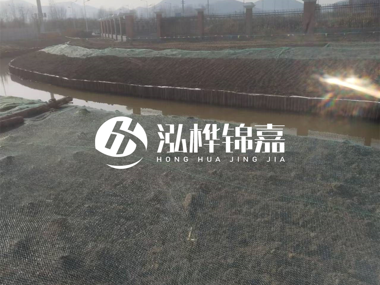 河道木樁打不下去怎么辦？河道打樁木能在水里使用多少年？
